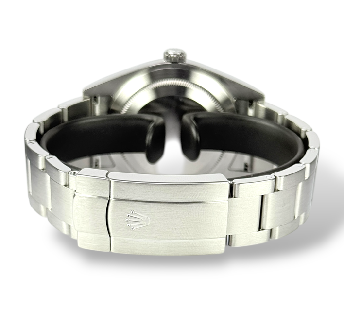 Rolex Oyster Perpetual 114300 Image 4